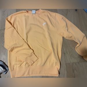 nike orange crew neck size: medium